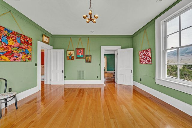 1066 Greyledge RD, Buchanan, VA 24066