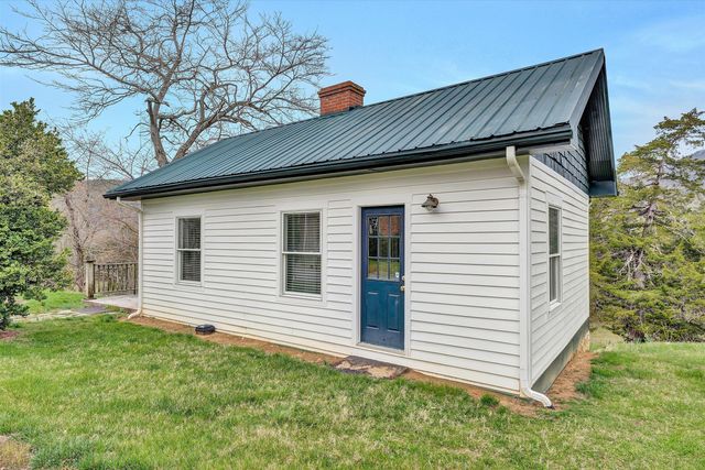 1066 Greyledge RD, Buchanan, VA 24066