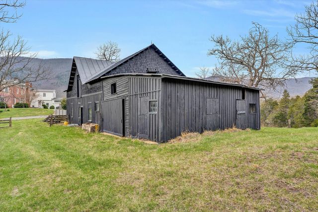 1066 Greyledge RD, Buchanan, VA 24066