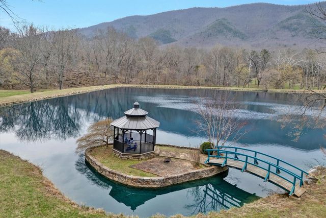 1066 Greyledge RD, Buchanan, VA 24066