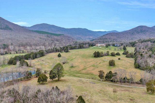 1066 Greyledge RD, Buchanan, VA 24066