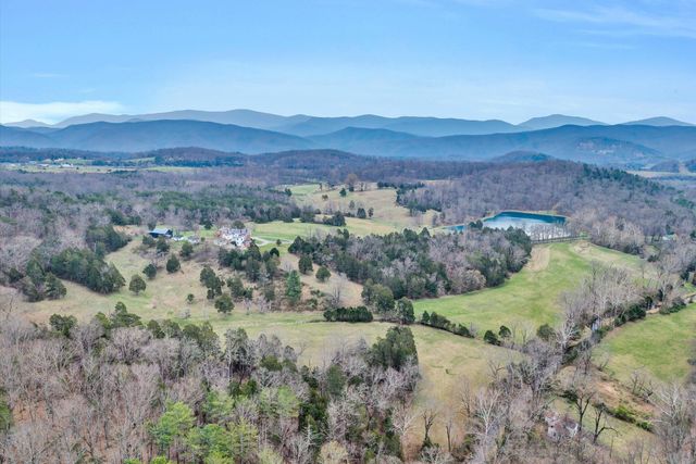 1066 Greyledge RD, Buchanan, VA 24066