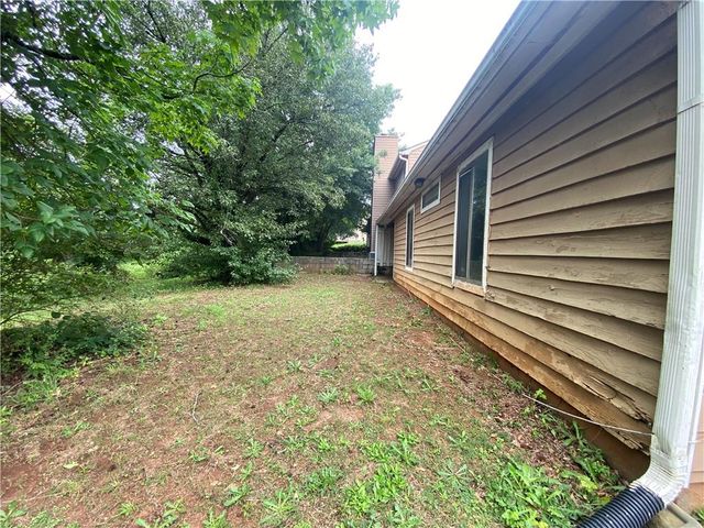 1555 Burnstone Drive, Stone Mountain, GA 30088