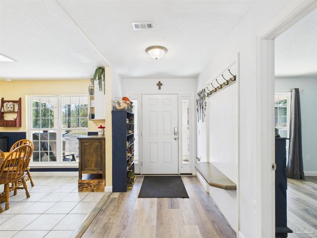 9866 Red Rock Rd, Milton, FL 32583