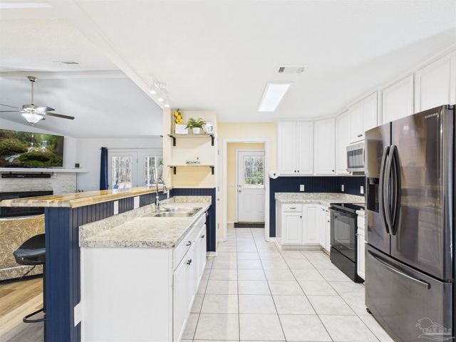 9866 Red Rock Rd, Milton, FL 32583