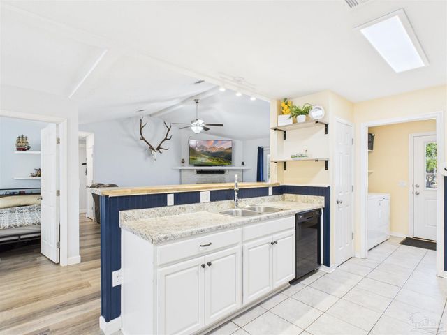 9866 Red Rock Rd, Milton, FL 32583