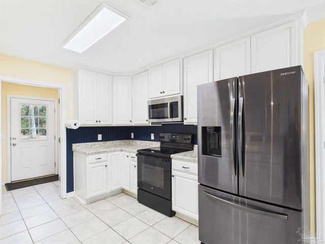 9866 Red Rock Rd, Milton, FL 32583