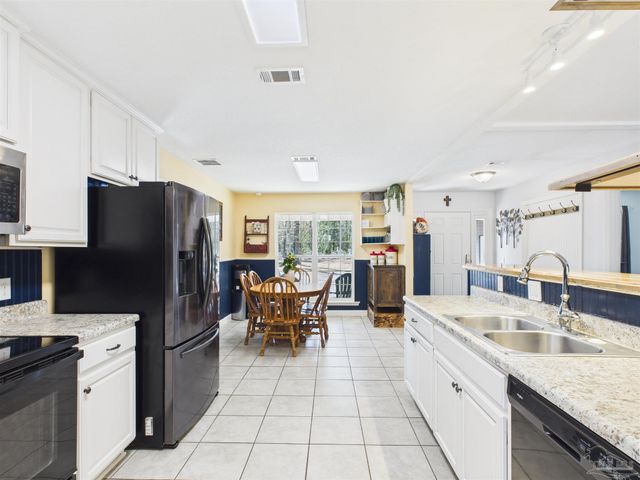 9866 Red Rock Rd, Milton, FL 32583