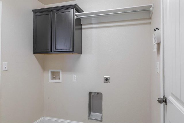 11208 Clinton Avenue, Lubbock, TX 79424