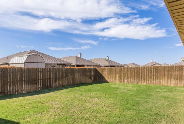 11208 Clinton Avenue, Lubbock, TX 79424
