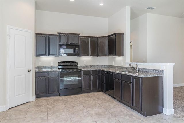 11208 Clinton Avenue, Lubbock, TX 79424