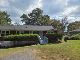 425 Francis SW Circle, Mableton, GA 30126