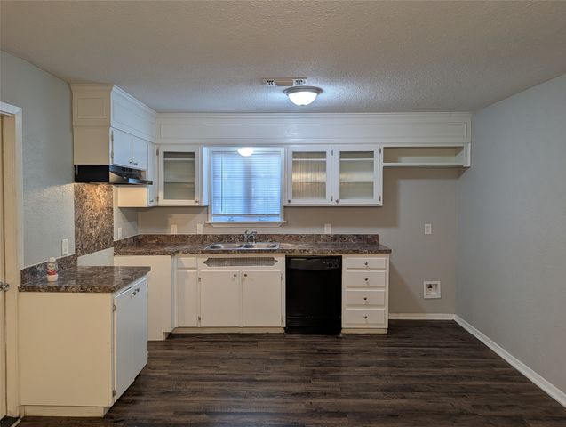 2558 Duringer Road, Fort Worth, TX 76133
