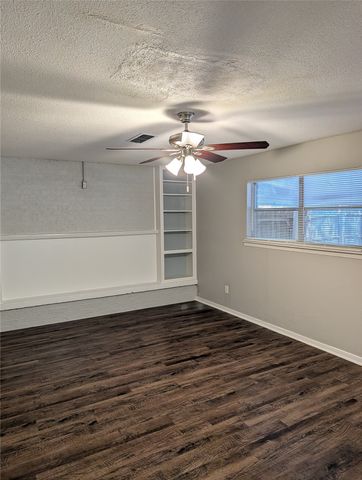 2558 Duringer Road, Fort Worth, TX 76133