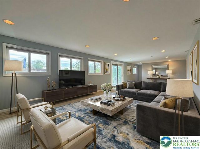 2507 Rachael Lane, South Whitehall Twp, PA 18069