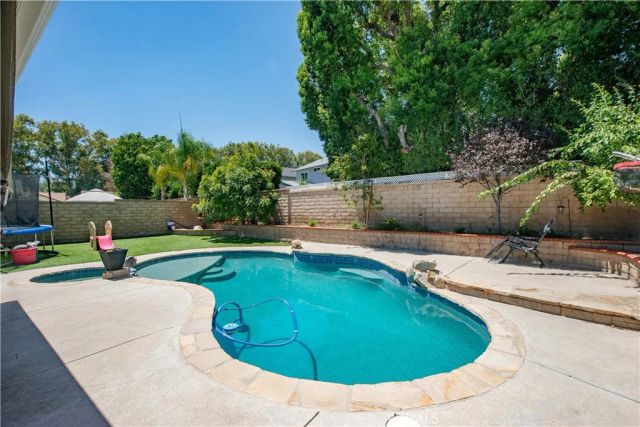 23657 Via Rana, Valencia, CA 91355