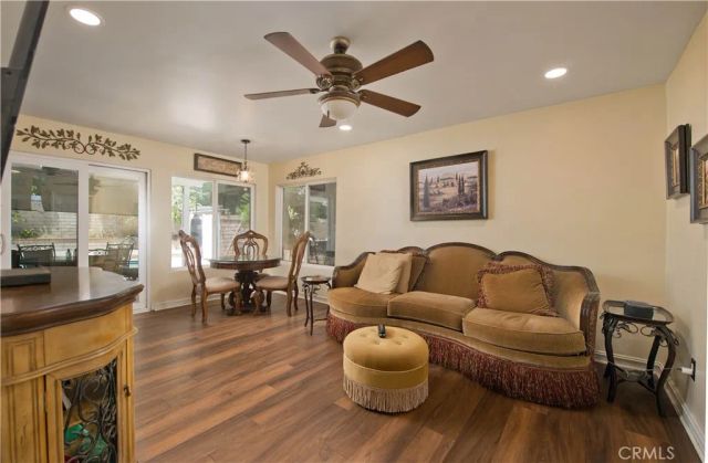 23657 Via Rana, Valencia, CA 91355