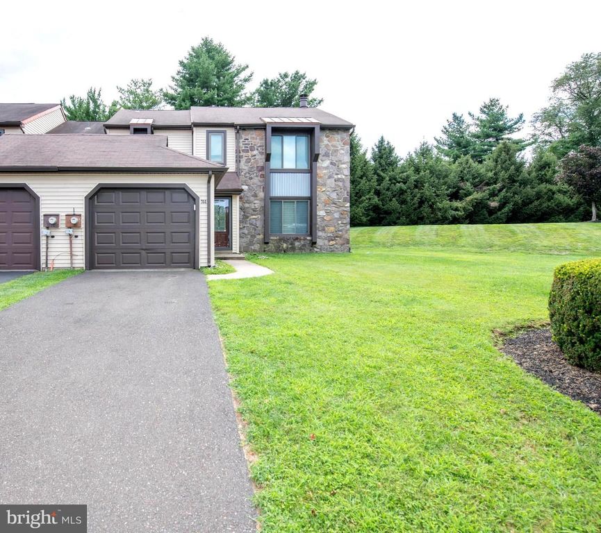 744 NEWBURY CT, SOUTHAMPTON, PA 18966 — photo 2