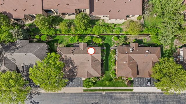 228 Brookside Lane B, Willowbrook, IL 60527