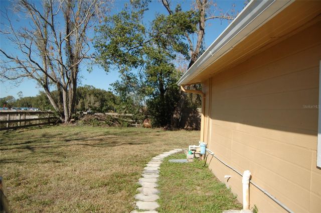 223 COUNTY ROAD 466A, Fruitland Park, FL 34731