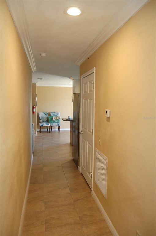 Image 11 of property listing at 223 COUNTY ROAD 466A, Fruitland Park, FL 34731