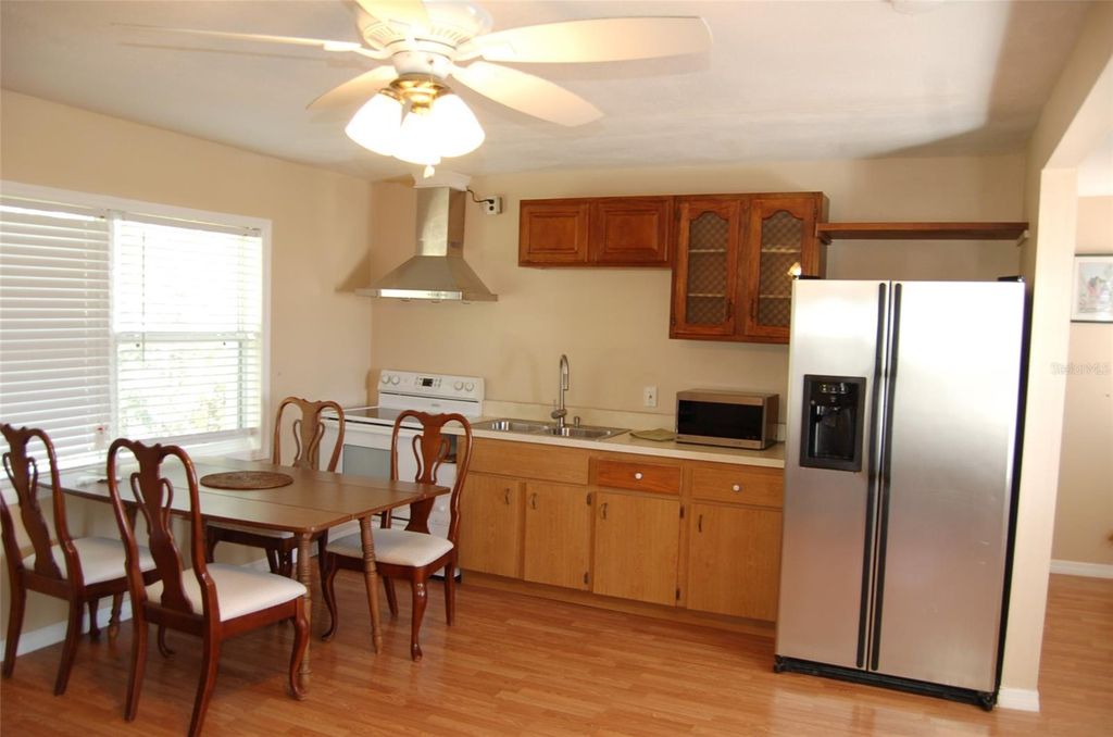 Image 15 of property listing at 223 COUNTY ROAD 466A, Fruitland Park, FL 34731