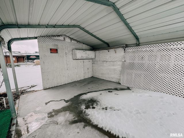 705 W COLLEGE Street, Marion, IL 62959