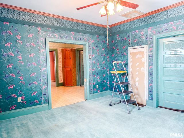 705 W COLLEGE Street, Marion, IL 62959