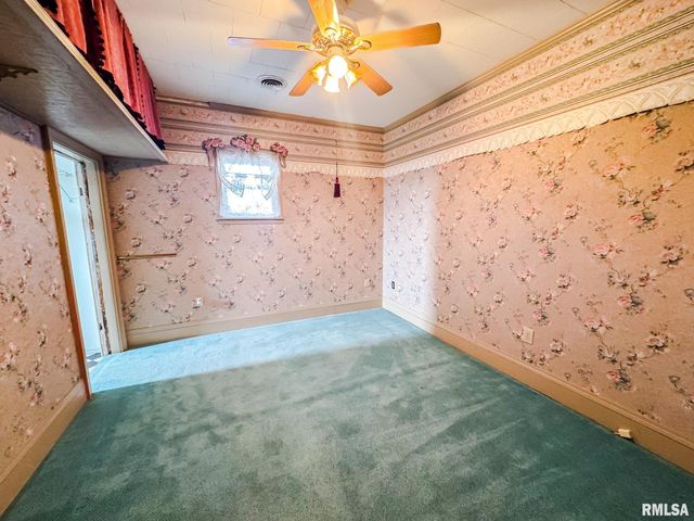 705 W COLLEGE Street, Marion, IL 62959
