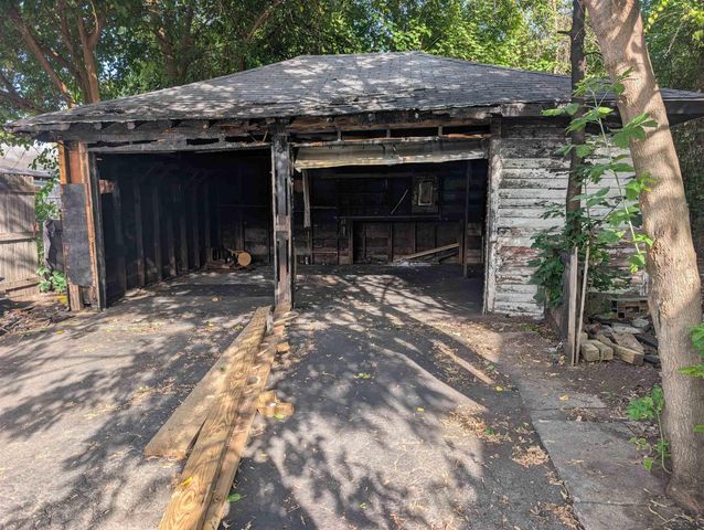 2307 S Niagara Street, Saginaw, MI 48602