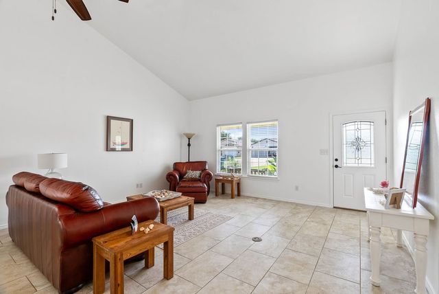 115 Pecan Harbor St, Rockport, TX 78382