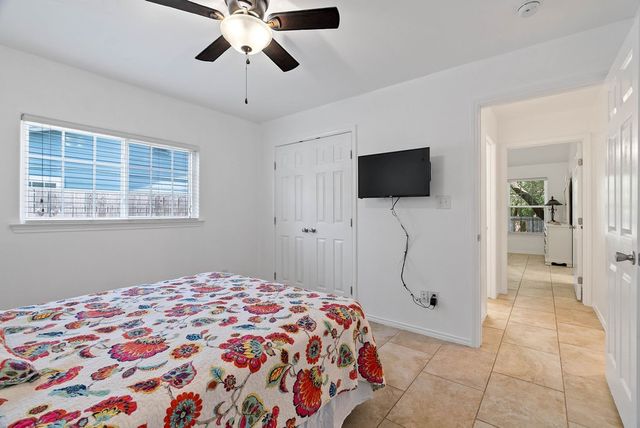 115 Pecan Harbor St, Rockport, TX 78382