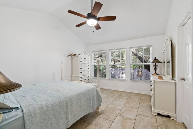 115 Pecan Harbor St, Rockport, TX 78382