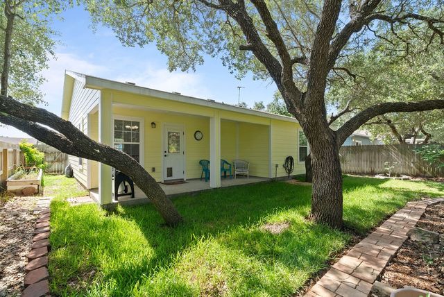 115 Pecan Harbor St, Rockport, TX 78382