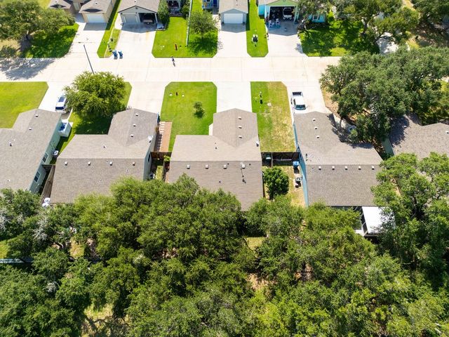 115 Pecan Harbor St, Rockport, TX 78382