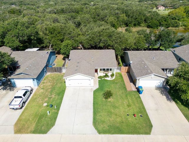 115 Pecan Harbor St, Rockport, TX 78382