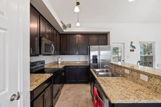 115 Pecan Harbor St, Rockport, TX 78382