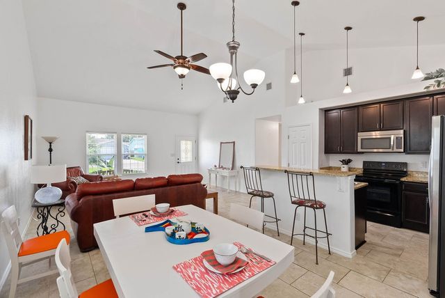 115 Pecan Harbor St, Rockport, TX 78382