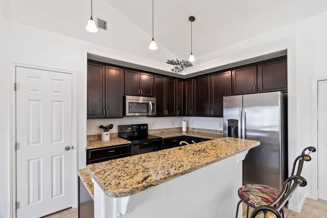115 Pecan Harbor St, Rockport, TX 78382