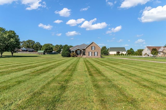 1688 Porter Rd, Burns, TN 37029