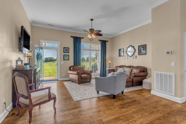 1688 Porter Rd, Burns, TN 37029