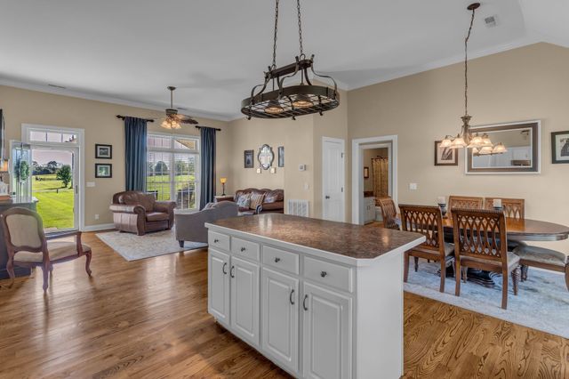 1688 Porter Rd, Burns, TN 37029