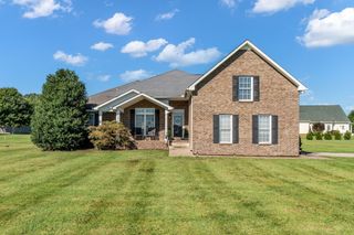 1688 Porter Rd, Burns, TN 37029
