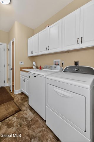 11 Balsam Way, Clifton Park, NY 12065