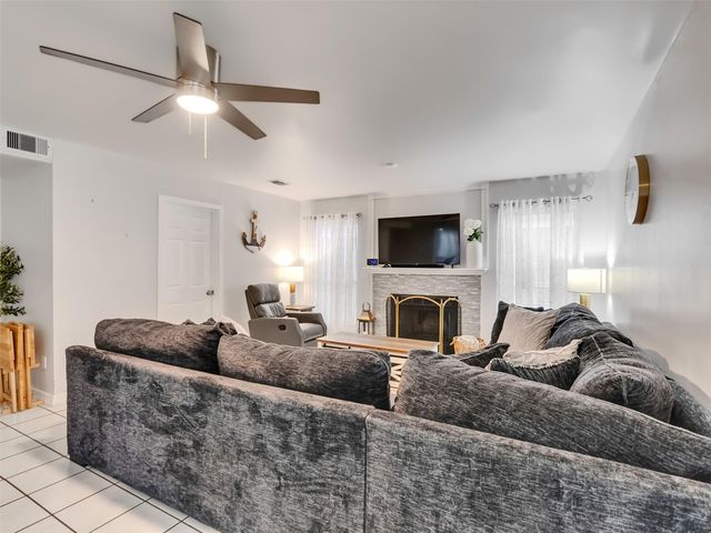 10027 Glenkirk Drive, Houston, TX 77089