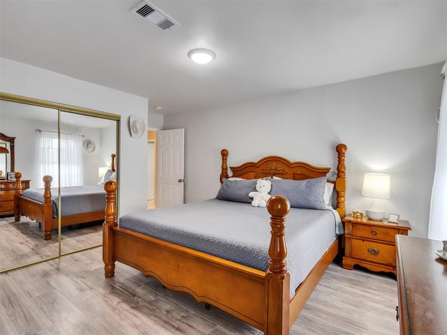 10027 Glenkirk Drive, Houston, TX 77089