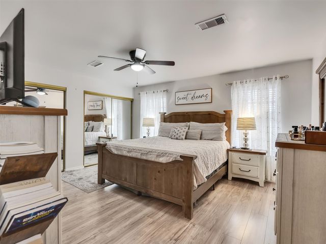 10027 Glenkirk Drive, Houston, TX 77089