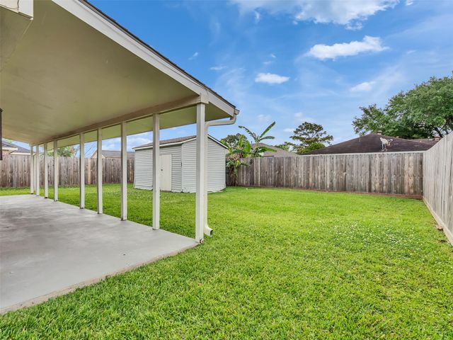 10027 Glenkirk Drive, Houston, TX 77089