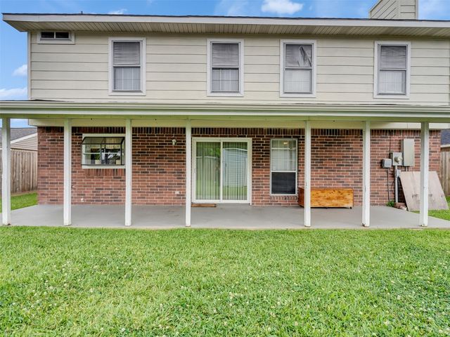 10027 Glenkirk Drive, Houston, TX 77089