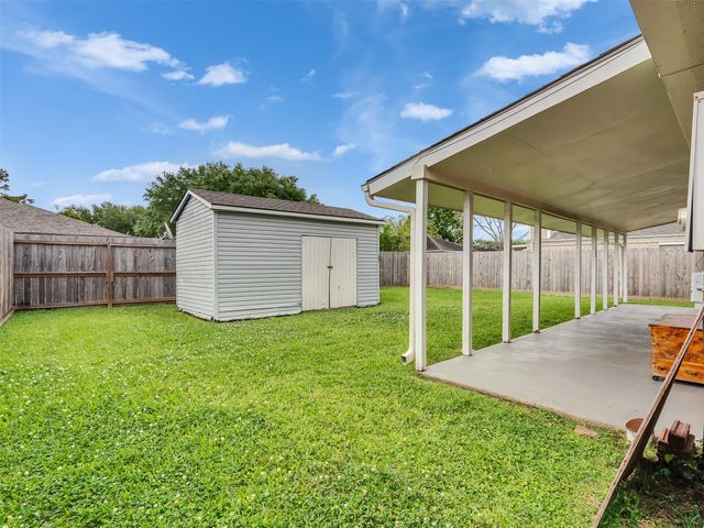 10027 Glenkirk Drive, Houston, TX 77089